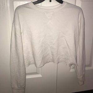 White cropped long sleeve🦋